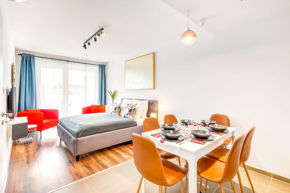 - New - With Sunny Balcony Appartement *