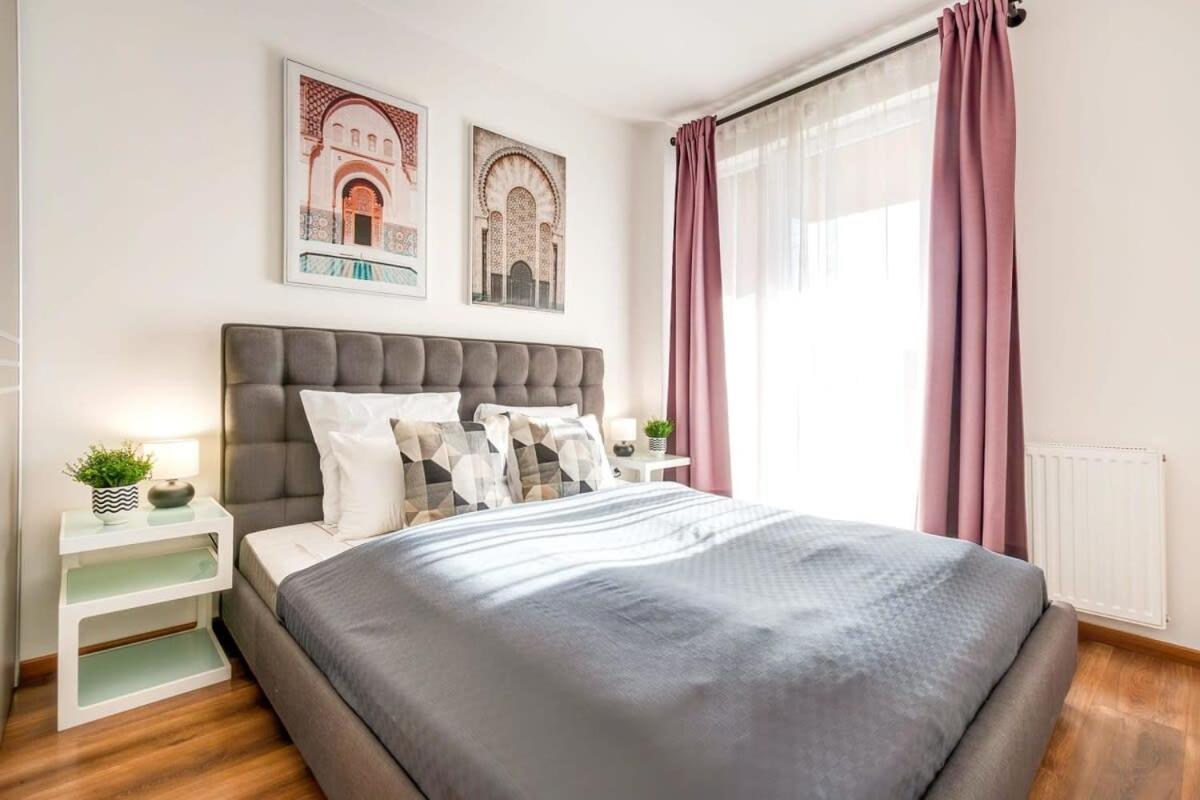 - New - With Sunny Balcony Appartement