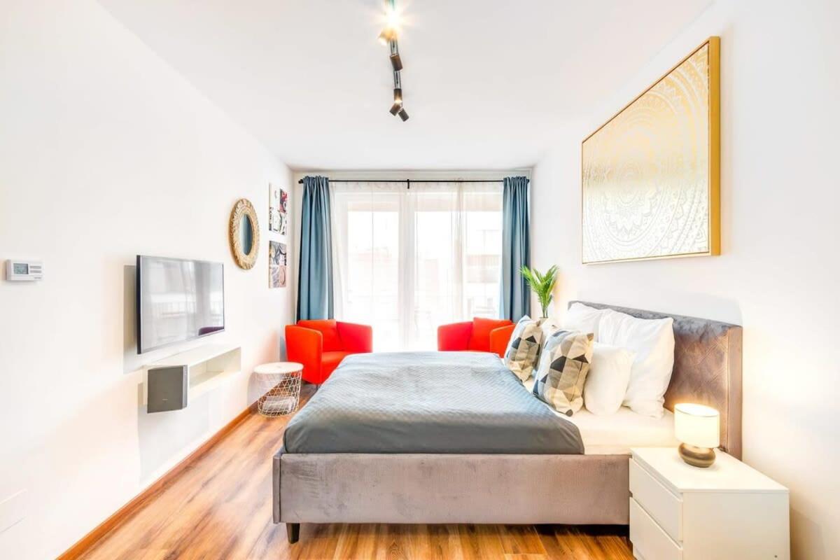 - New - With Sunny Balcony Appartement *