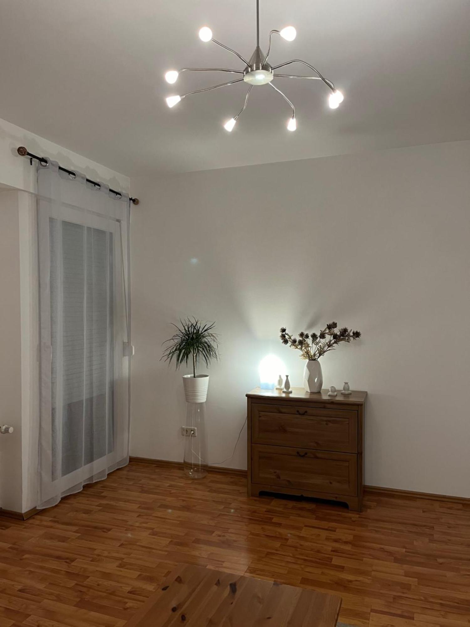 Apartament Center With Optional Garage
