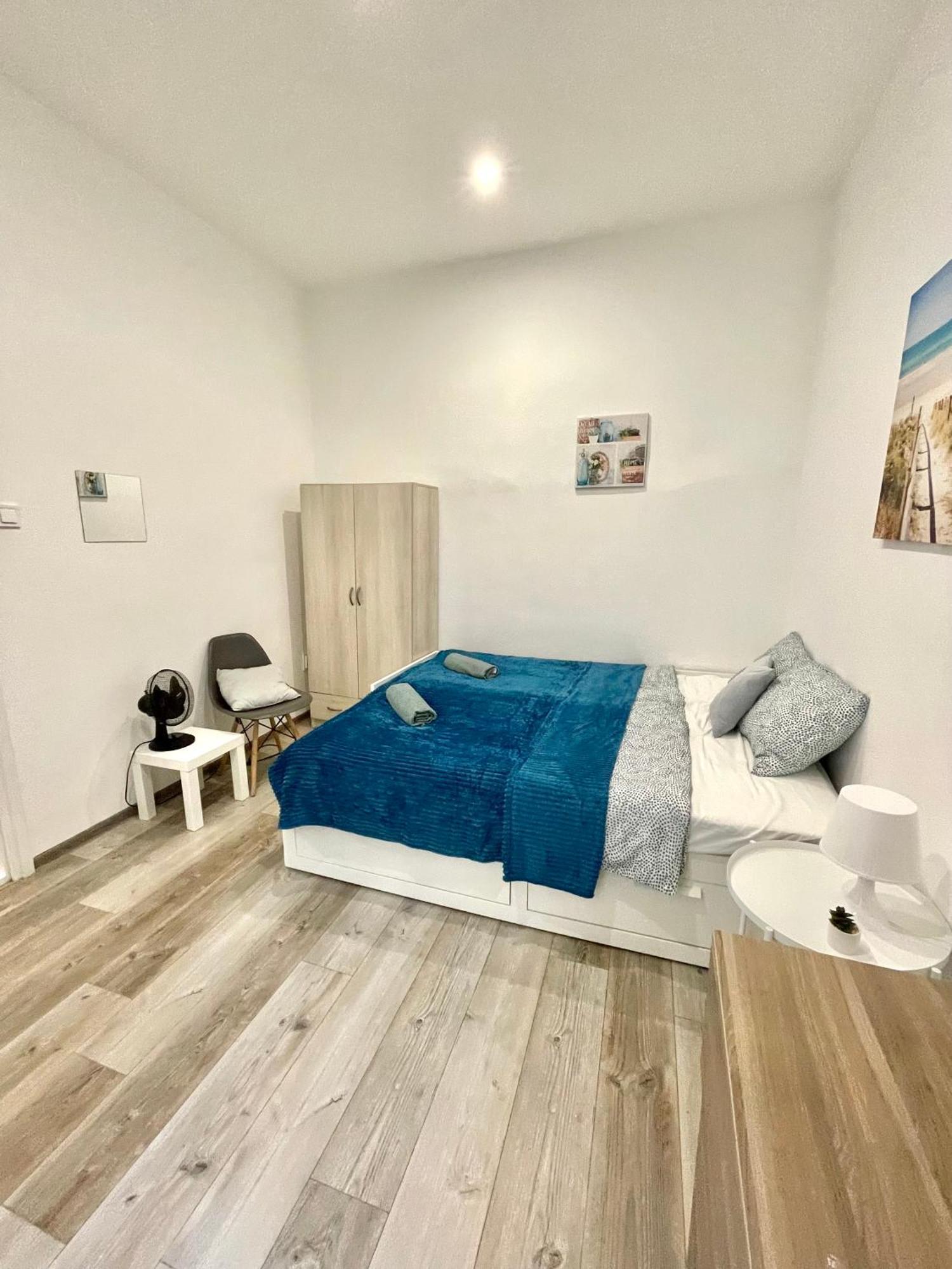 Lägenhet Relax With 2 Bedroom, 2 Bathroom For 6 People In The Centre Free Coffee