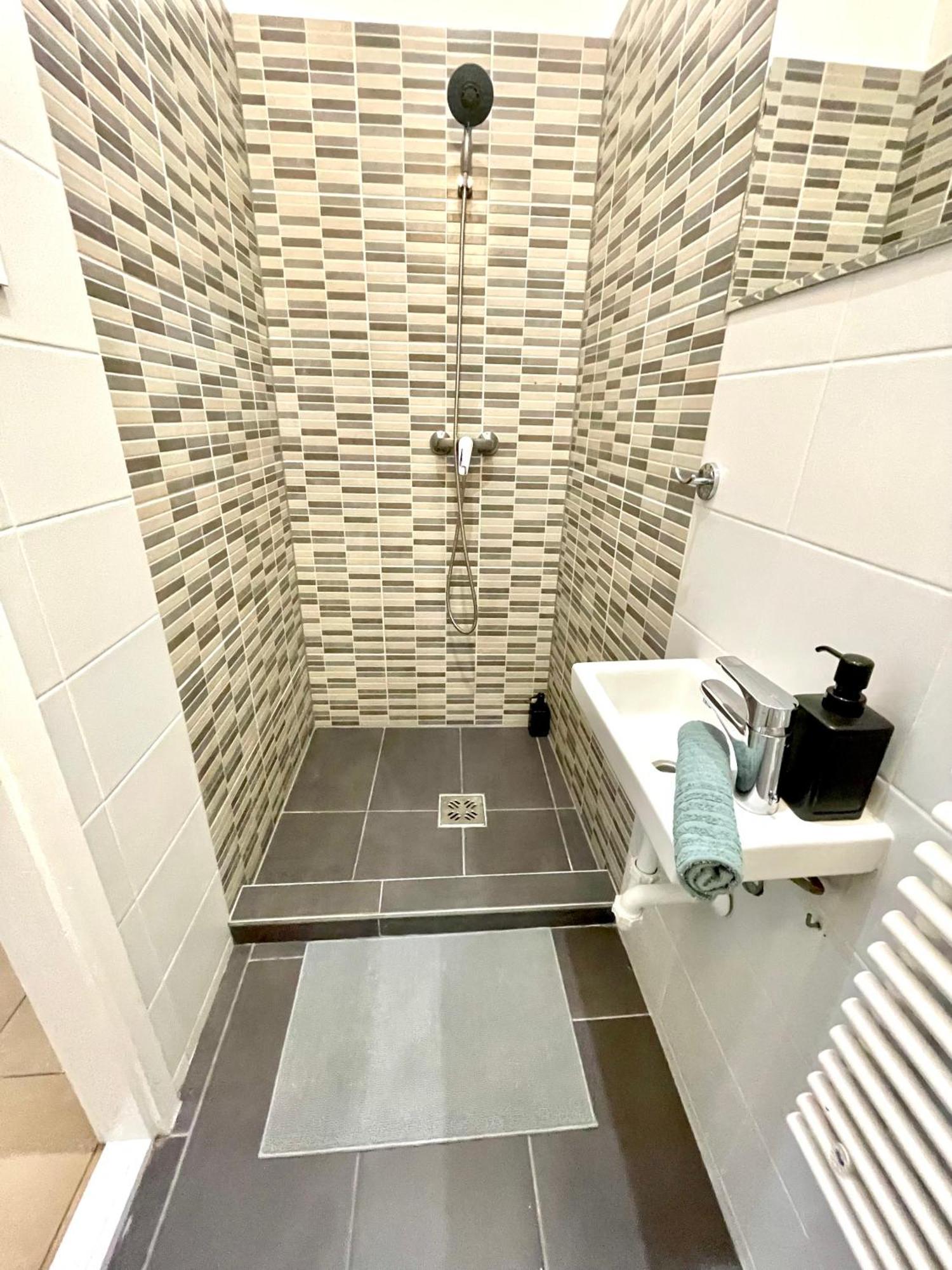Relax With 2 Bedroom, 2 Bathroom For 6 People In The Centre Free Coffee Lägenhet