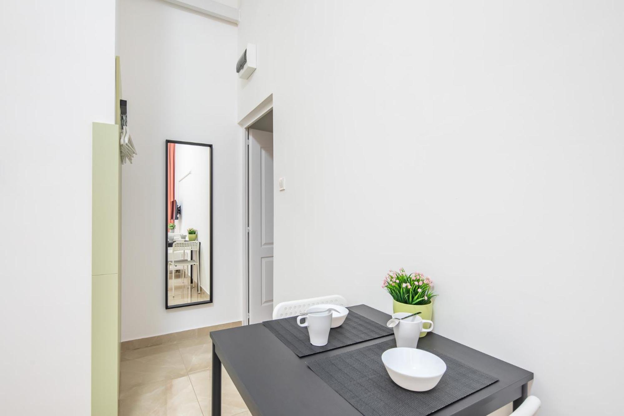 - Modern - Good Sleep Apartment