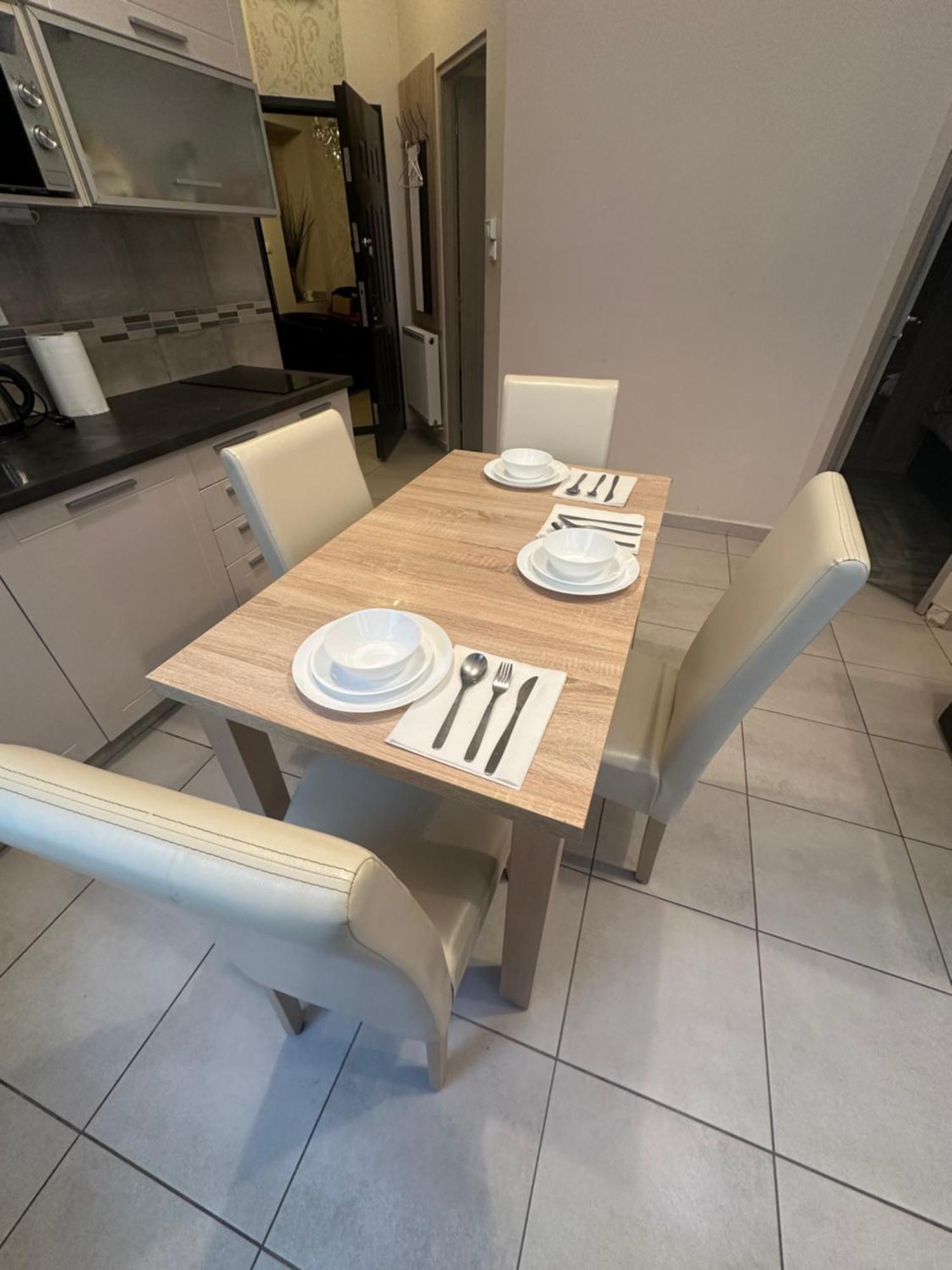 Bright Apartment In The Most Beautiful Street Of Budapest Vaci Street, Fashion Street