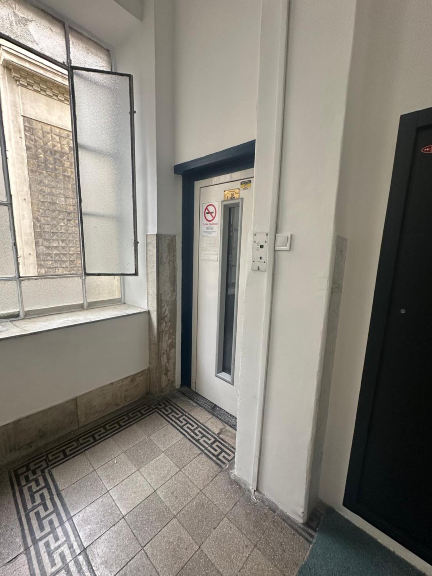 Bright Apartment In The Most Beautiful Street Of Budapest Vaci Street, Fashion Street