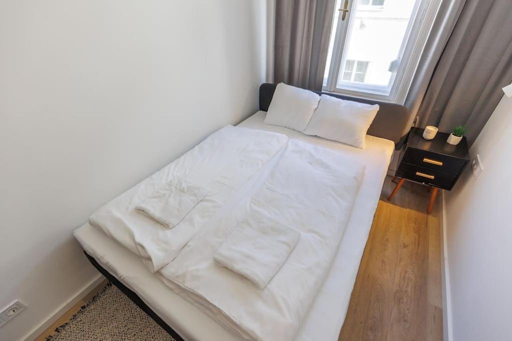 Chic 2 Bedrooms Apartmán *