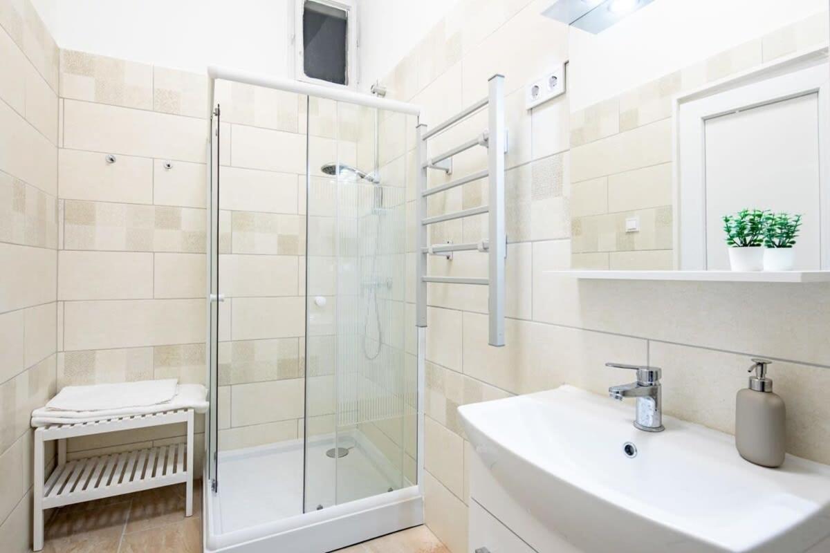 - New - Comfy Ac Apartment *