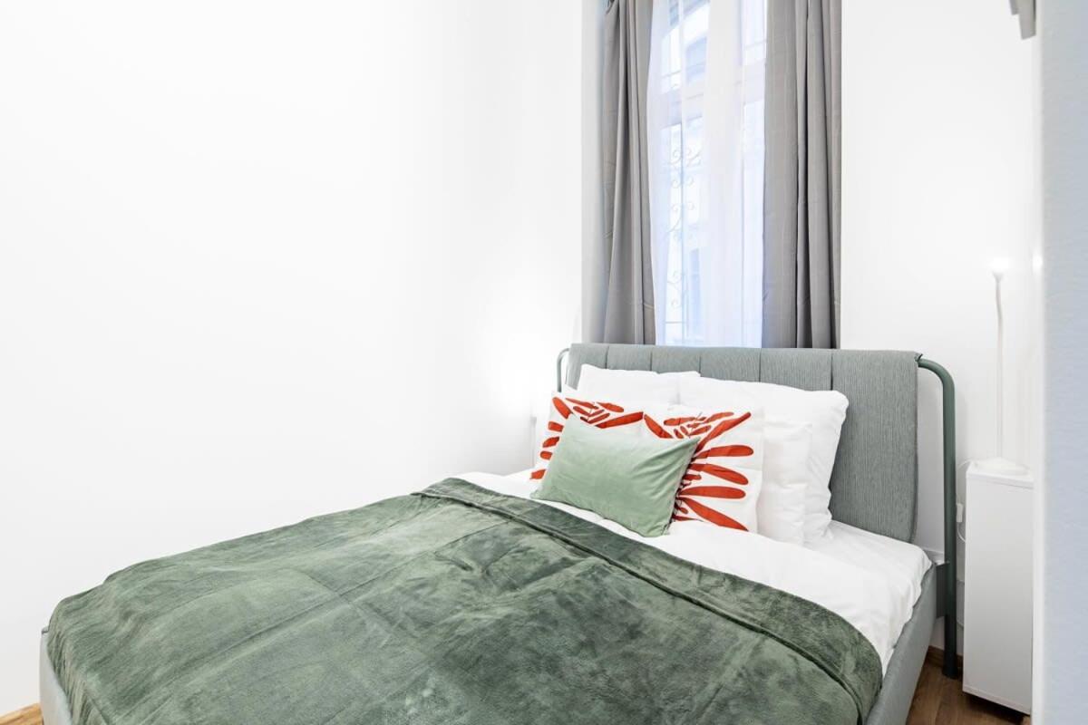 - New - Comfy Ac Apartment Budapest