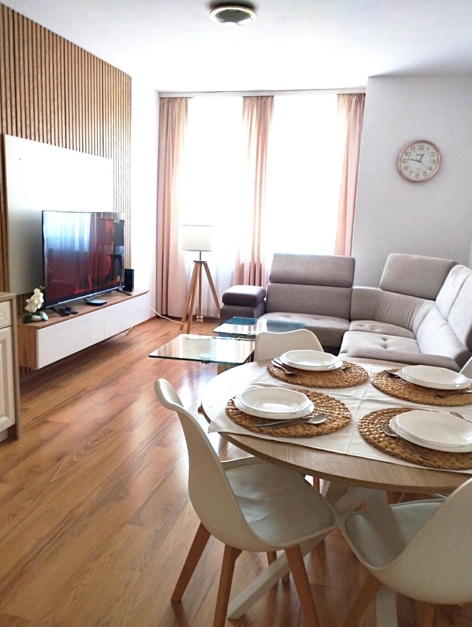 Sweet Apartment *