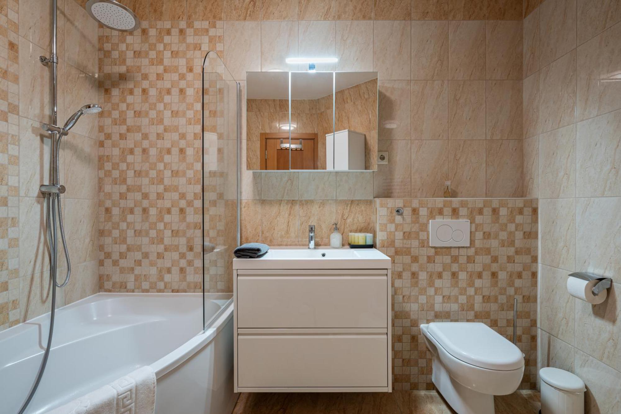 Sarah's With Pool, Wellness, Fitness Apartamento *