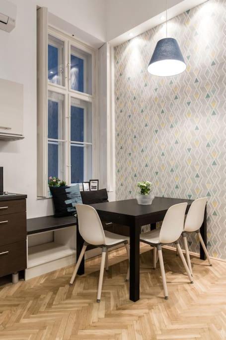 Luxury St Stephen's Basilica Apartman Budapest