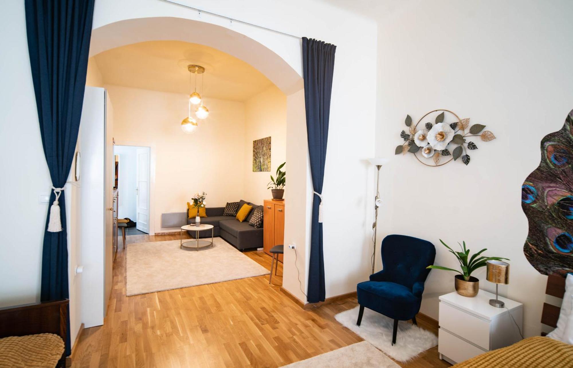 Lily * Budapest