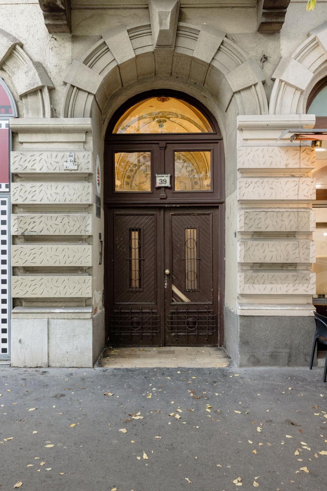 Magnificent Elegance By Erzsebet Krt & New York Cafe Appartamento Budapest