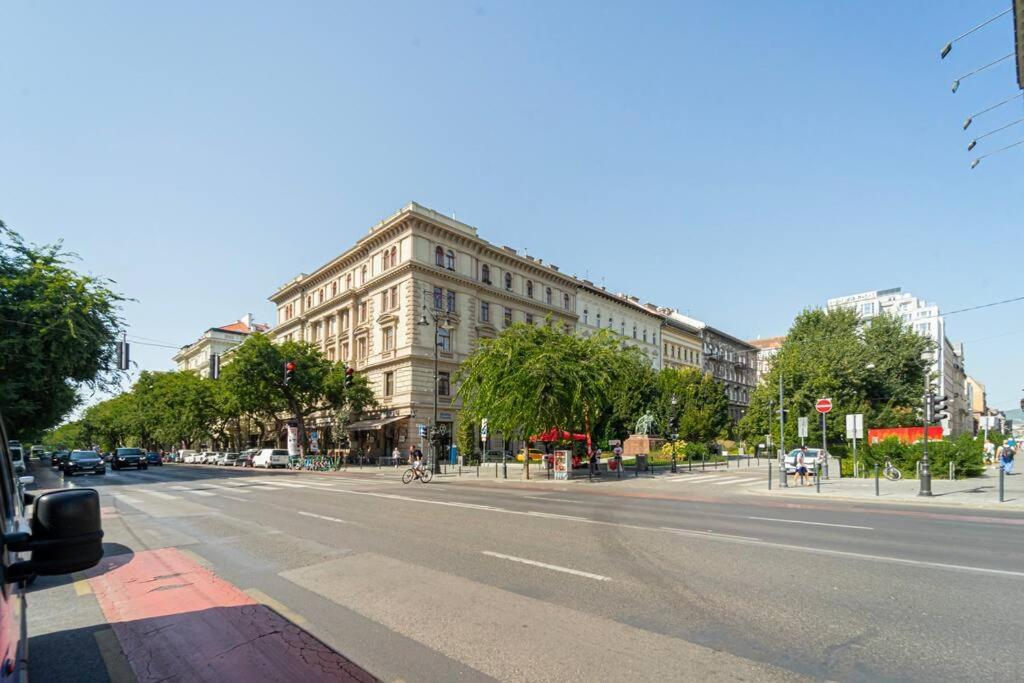 The Opera Luxury *