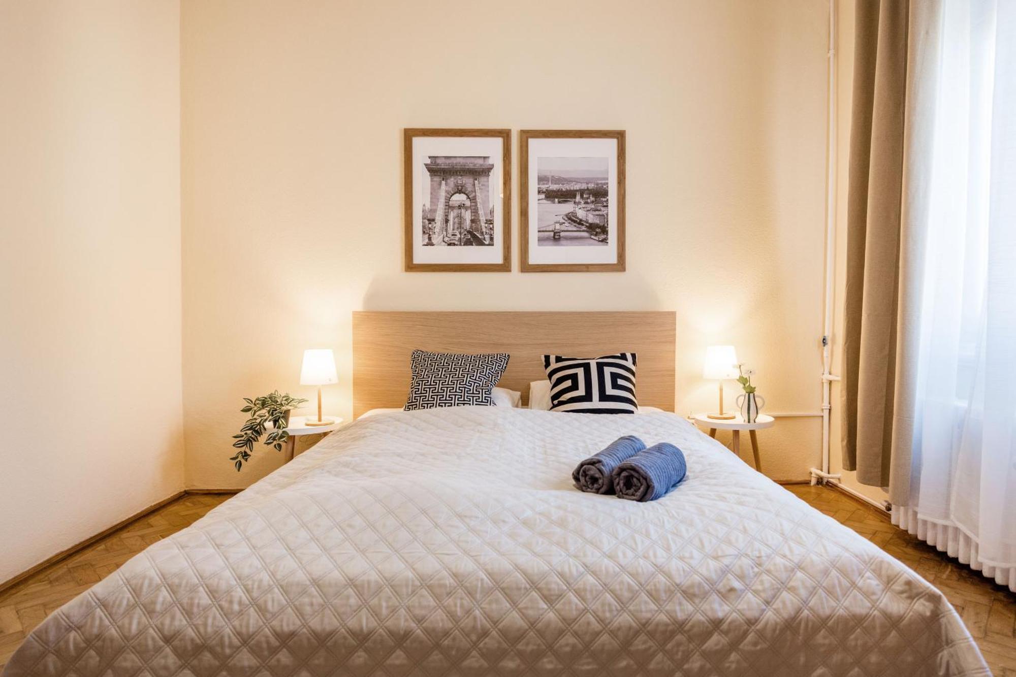 Magnificent 3br With Balcony By Dohany Synalogue *