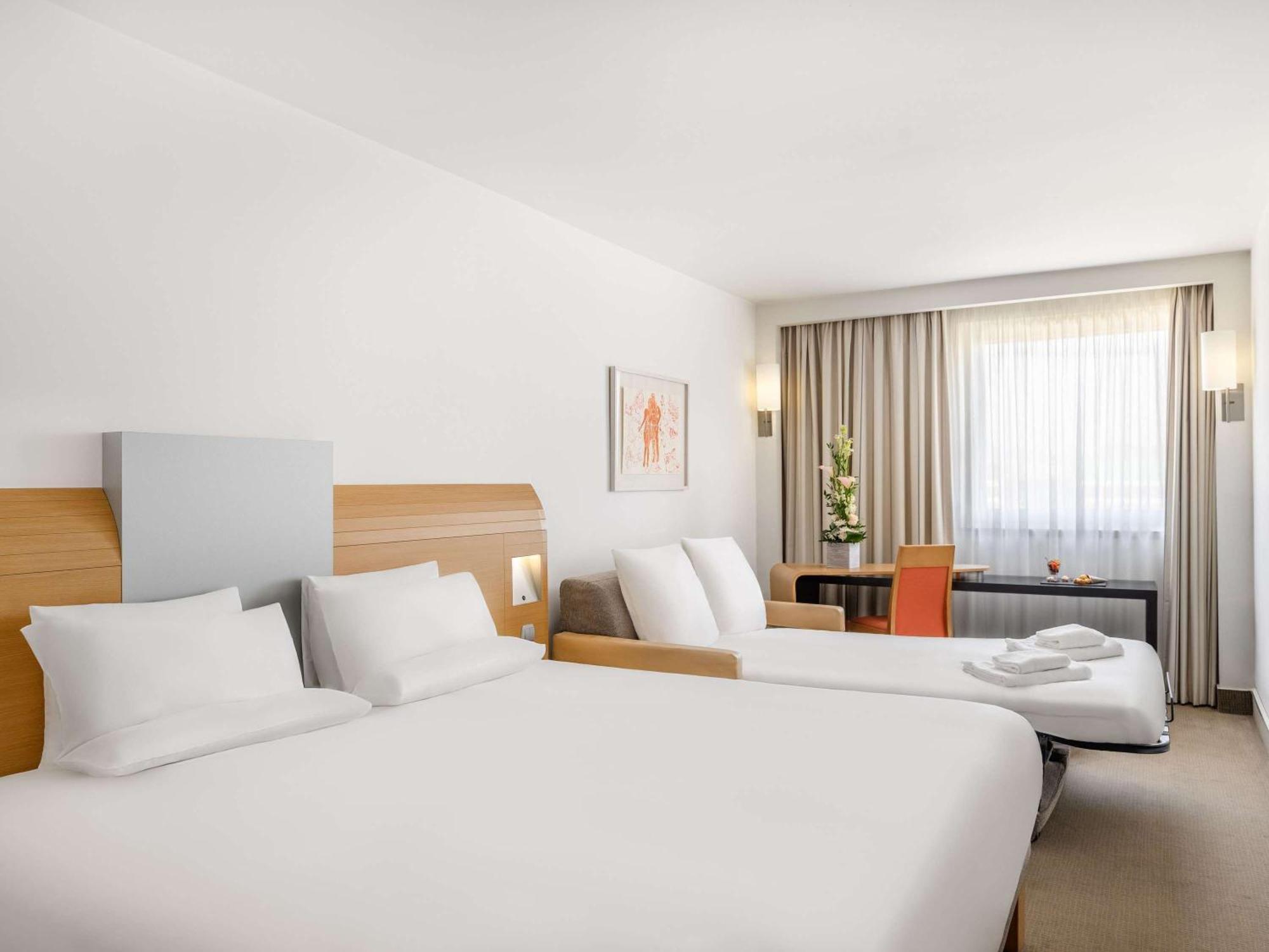 Novotel City Hotel 4*