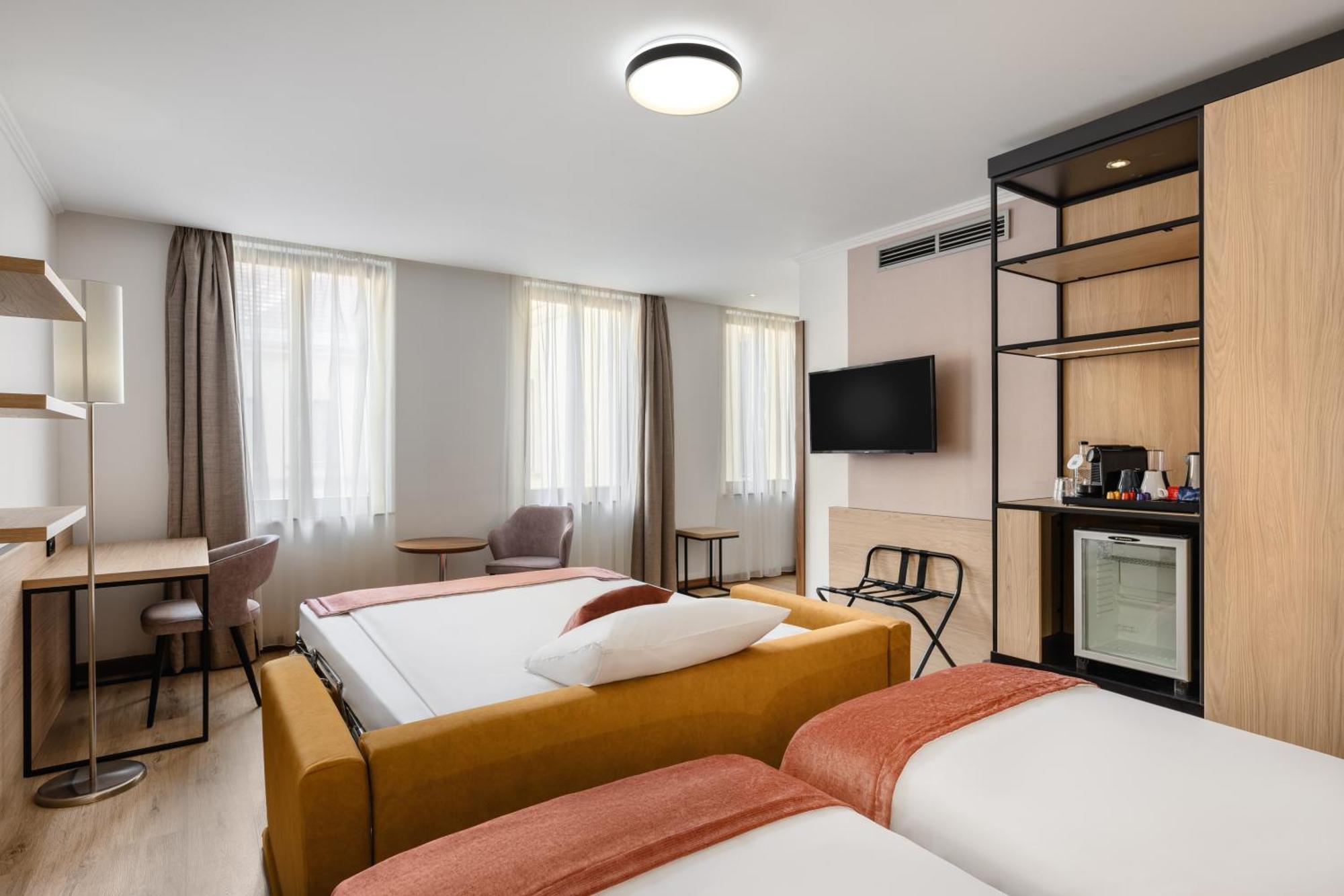 Bristol Hotel 4*