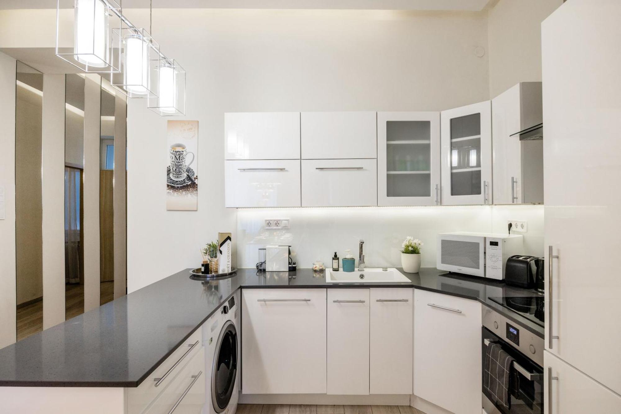 Designer Luxury Next To Dohany Synagogue With Balcony Budapest