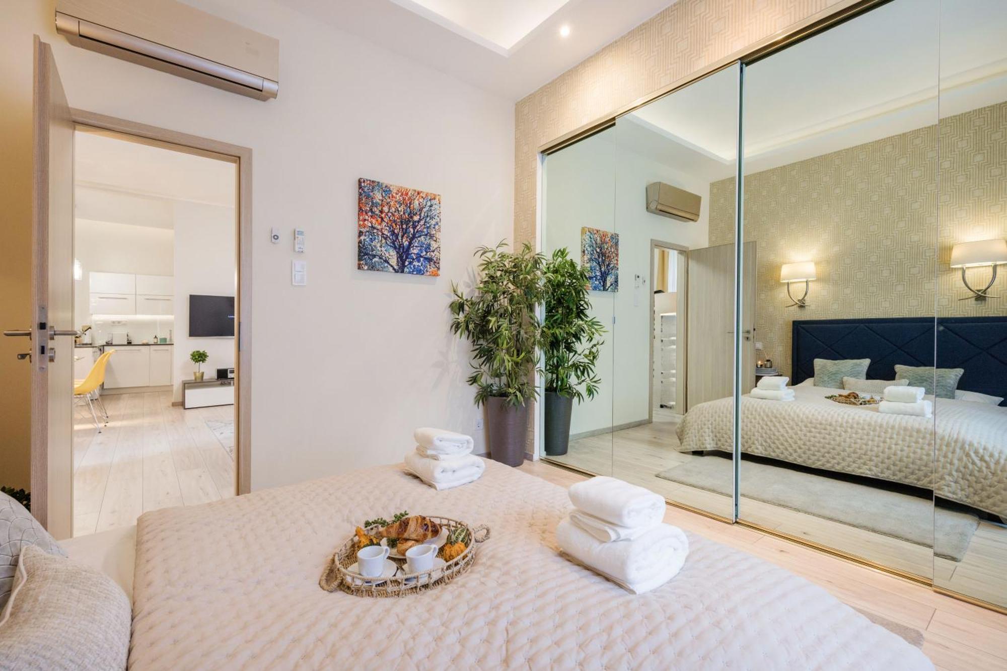 Designer Luxury Next To Dohany Synagogue With Balcony *