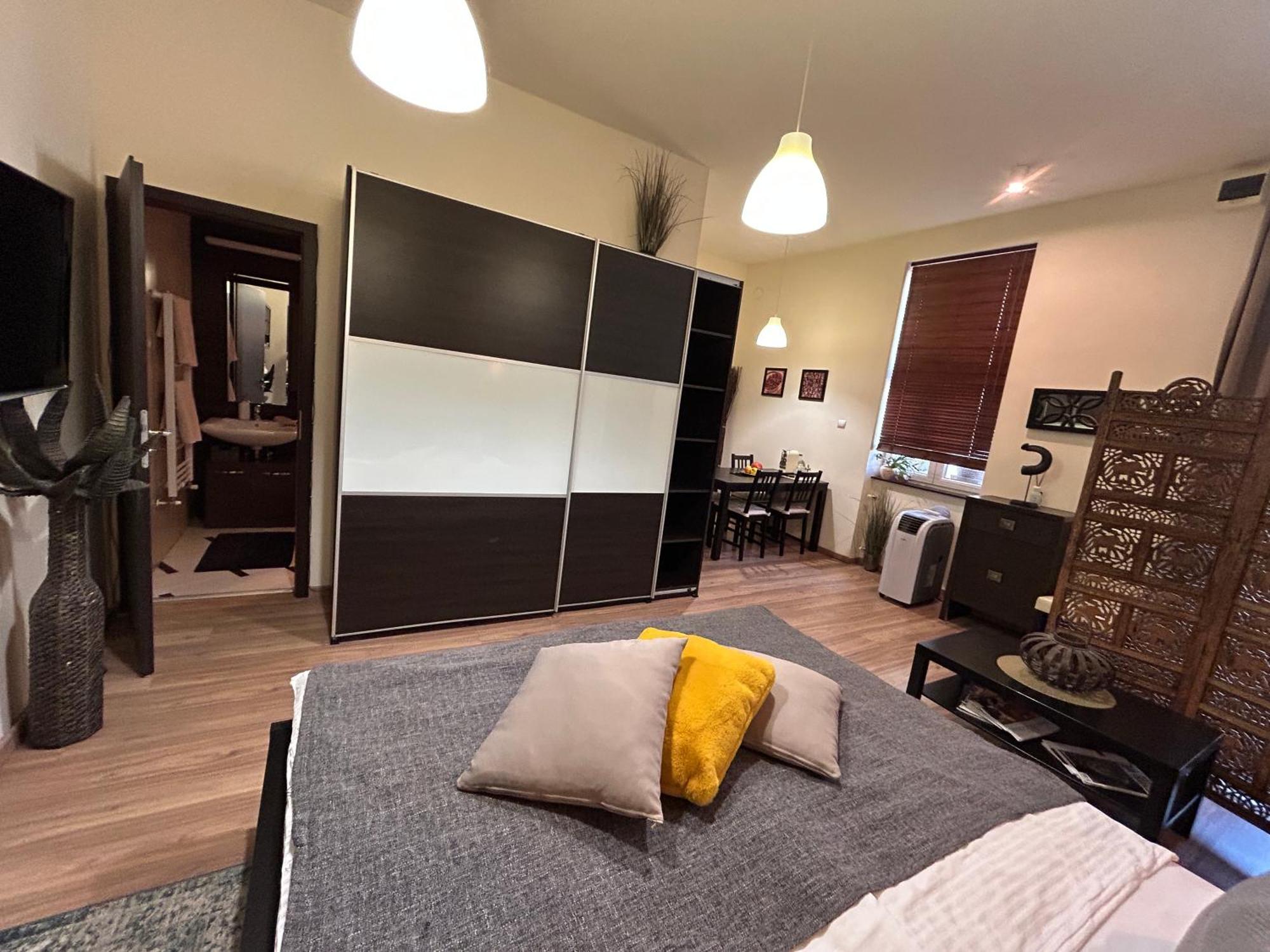 Stylish Modern - 1 Minutes Away From Parliament