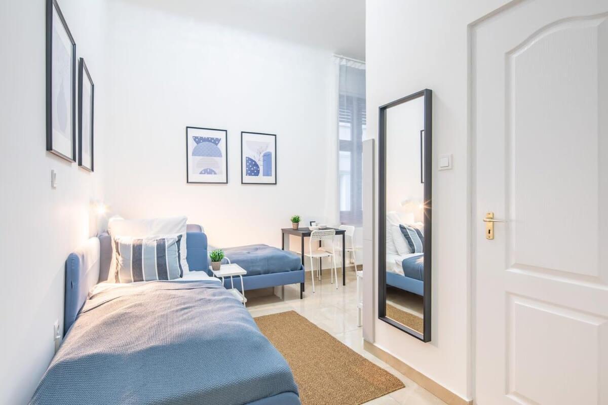Modern - - Simple Apartamento Budapest