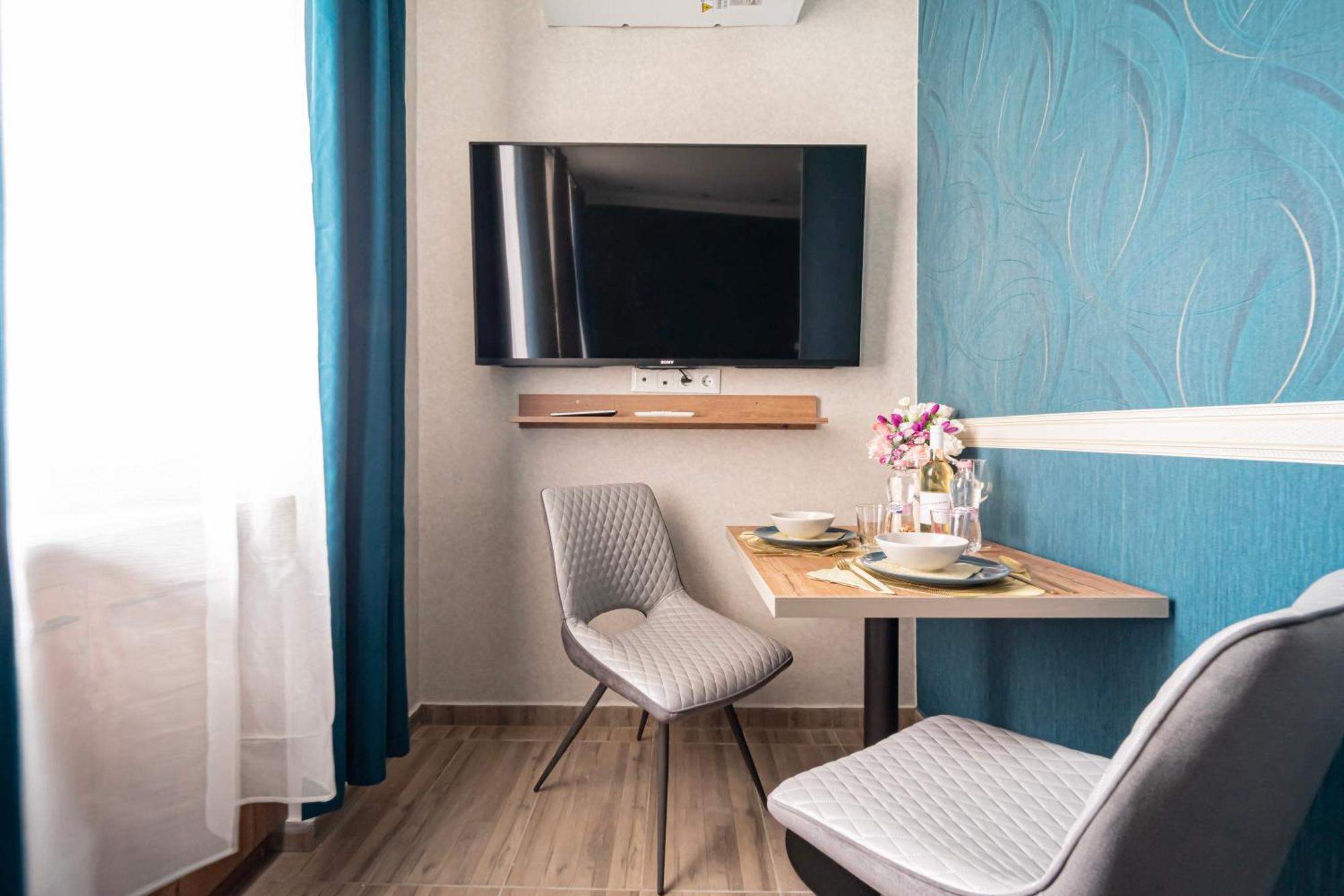 Magic In Downtown Apartment