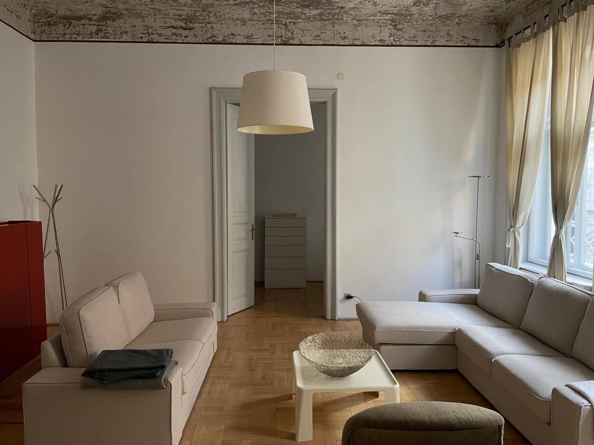 Beautiful 3 Bedroom In 7th District * Budapest