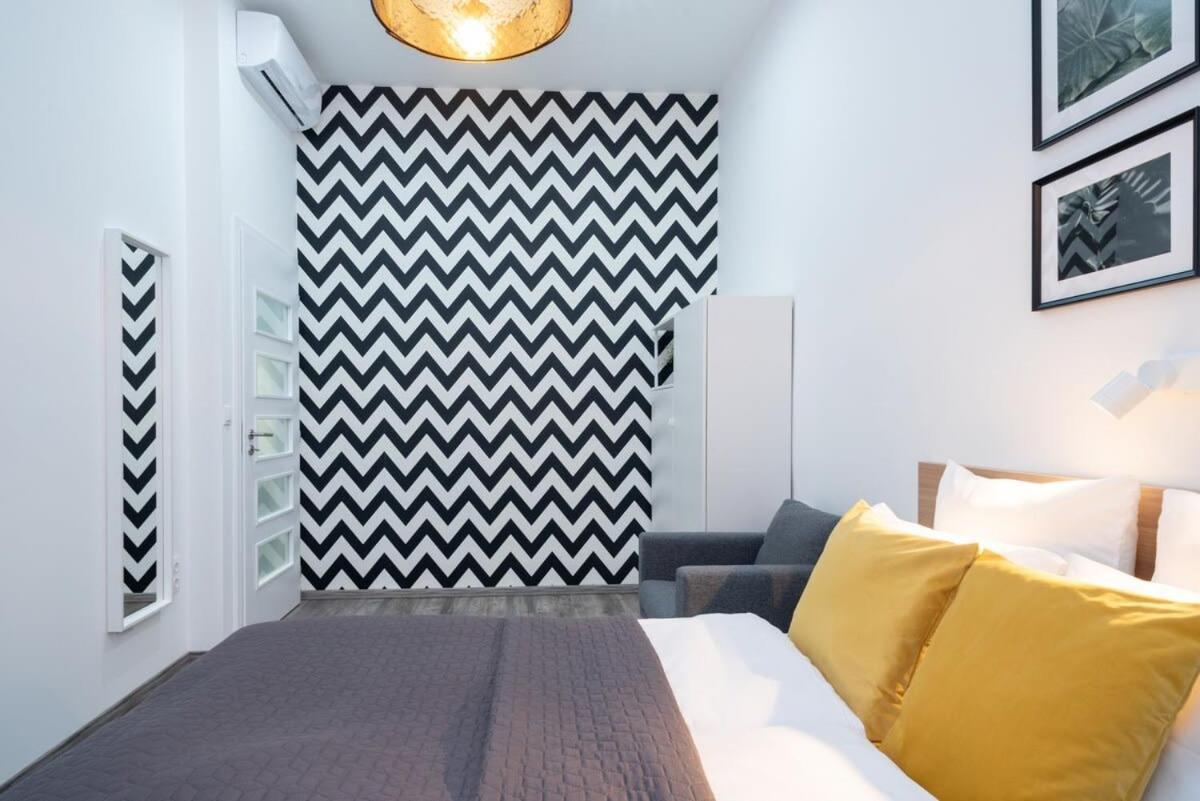 Apartment Huge Aparment In The Center With Air Conditioning *