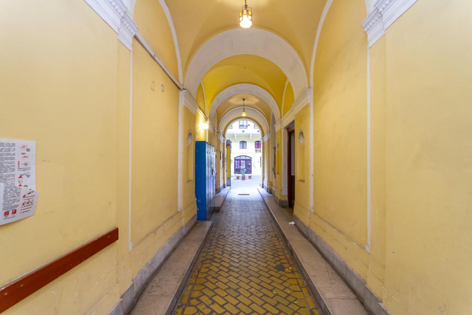 Galerie Grandeur With 2br By Newave Apartamento