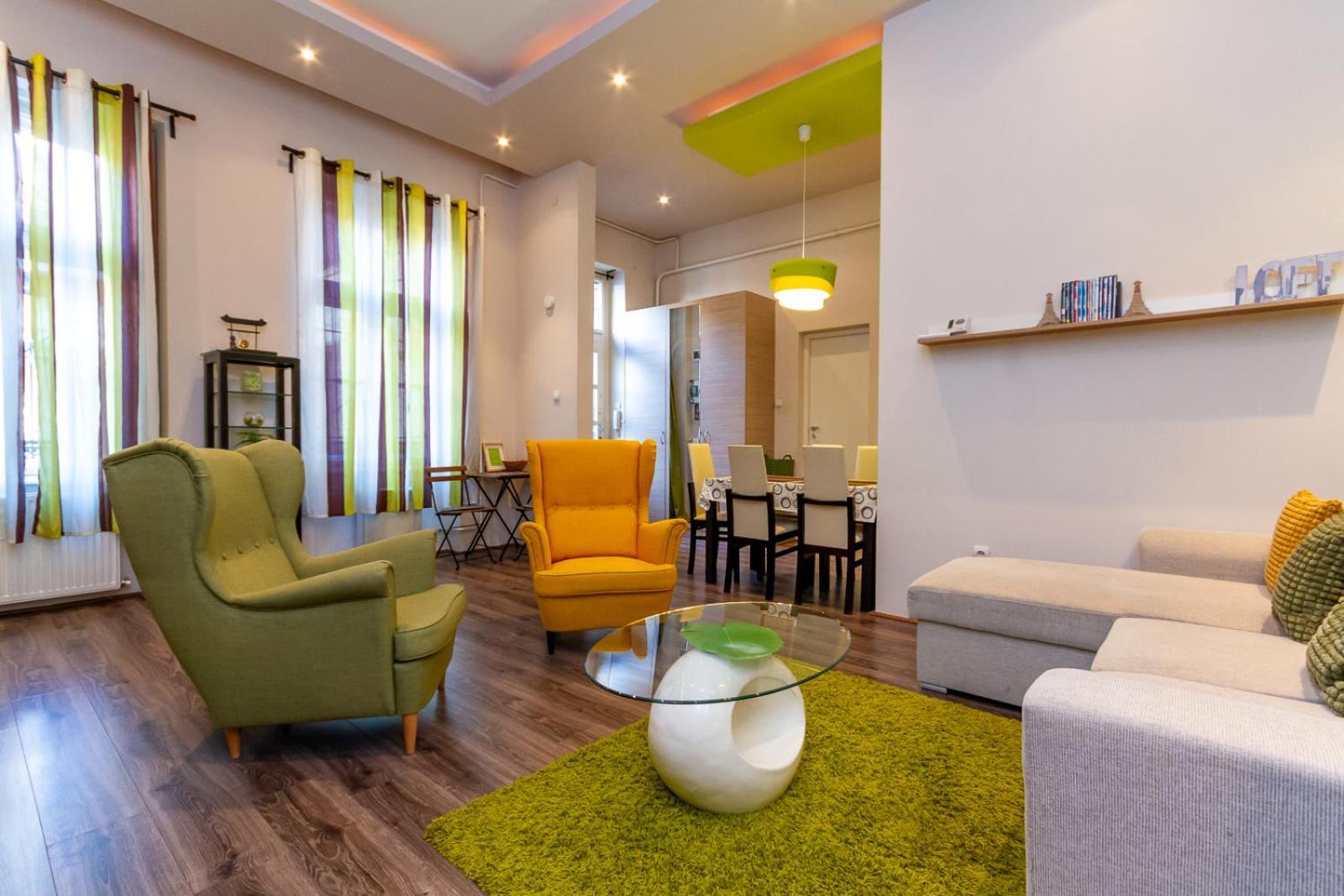 Galerie Grandeur With 2br By Newave Apartamento