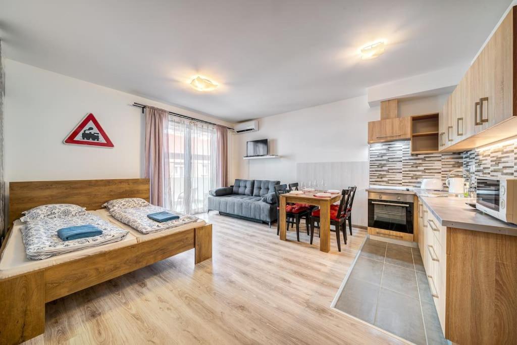 Corvin Railway Rest Apartamento