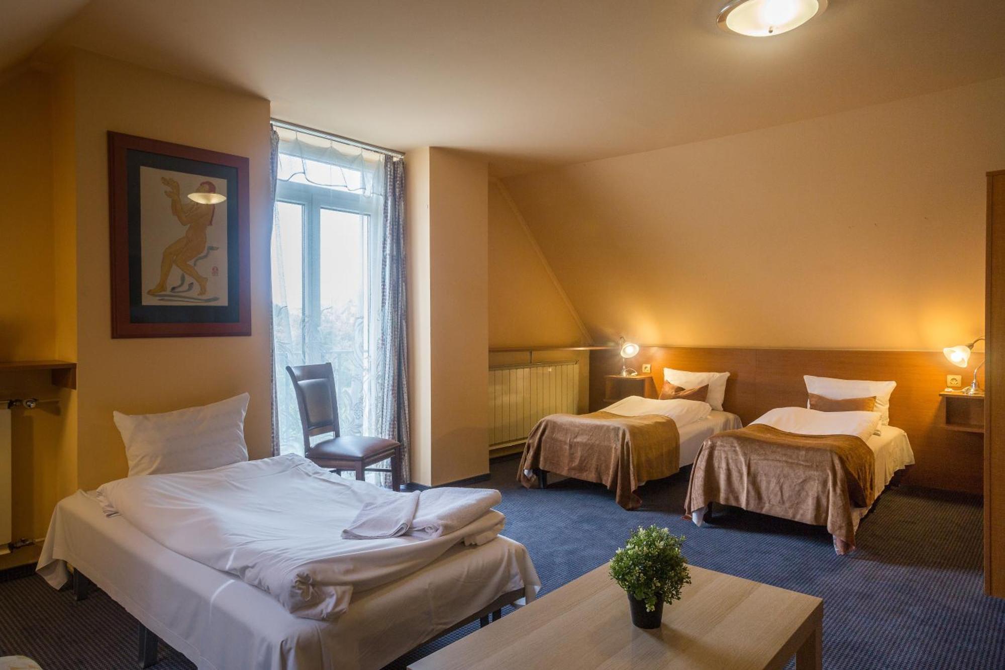 Luna Hotel