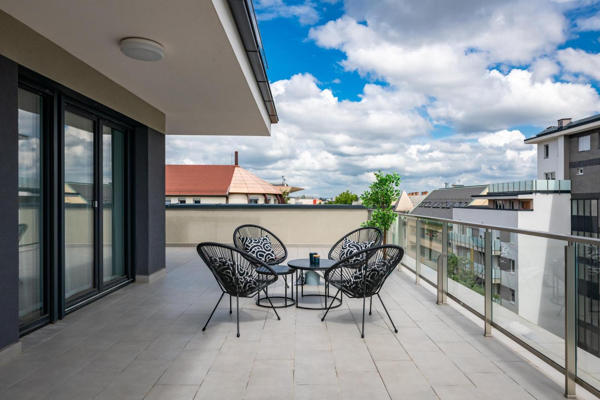 Aparthotel Westside Garden By Urbanrent