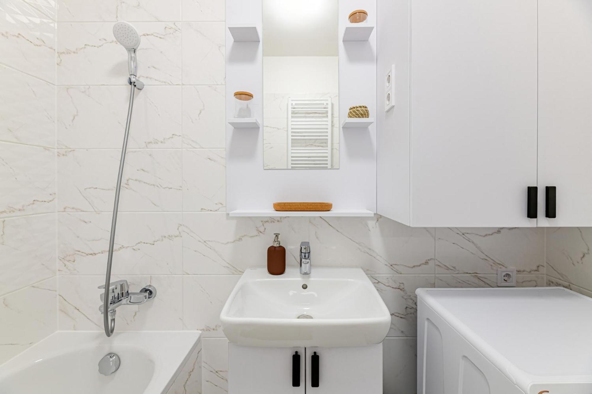 Westside Garden By Urbanrent Aparthotel *