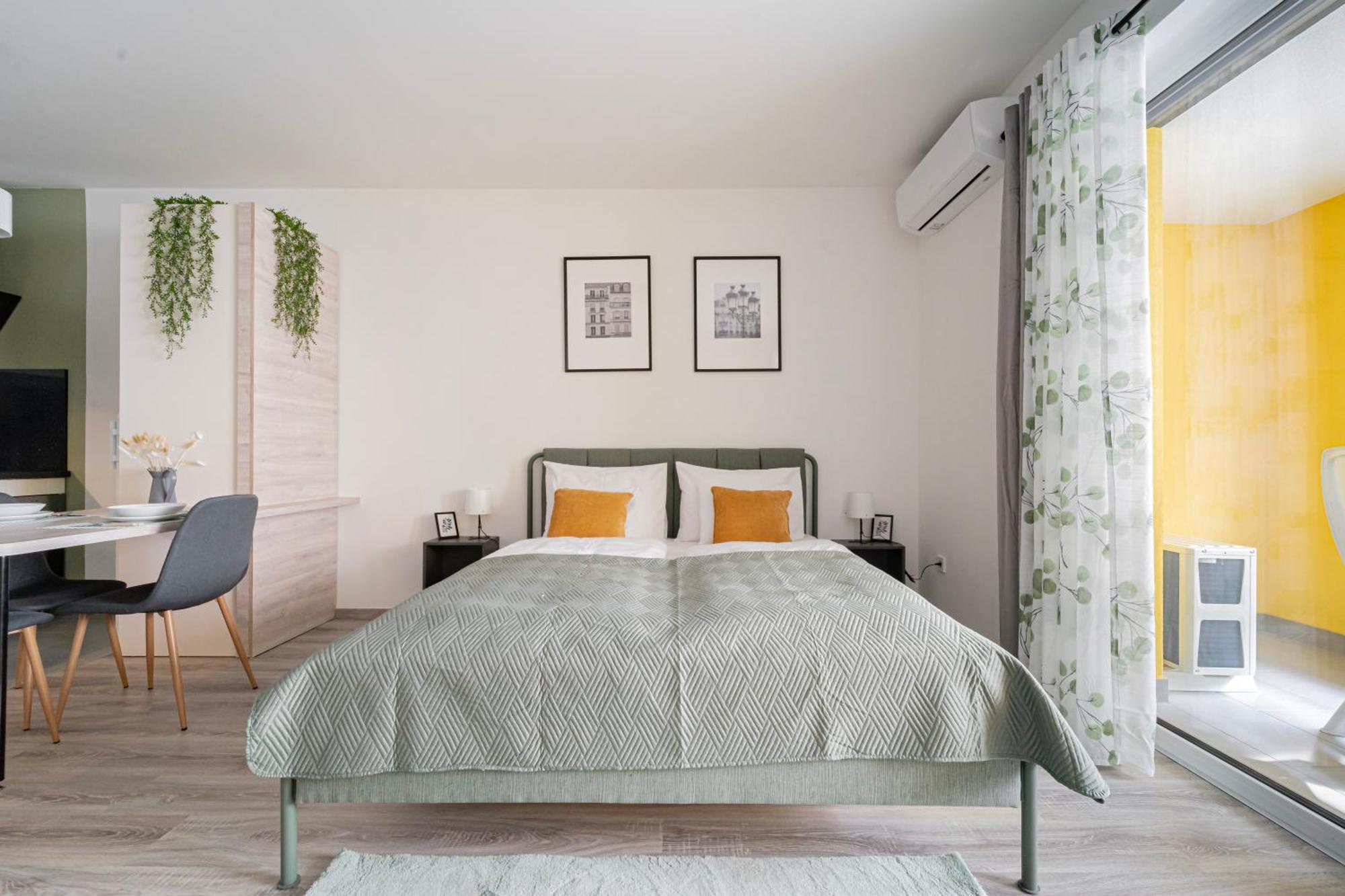 Westside Garden By Urbanrent