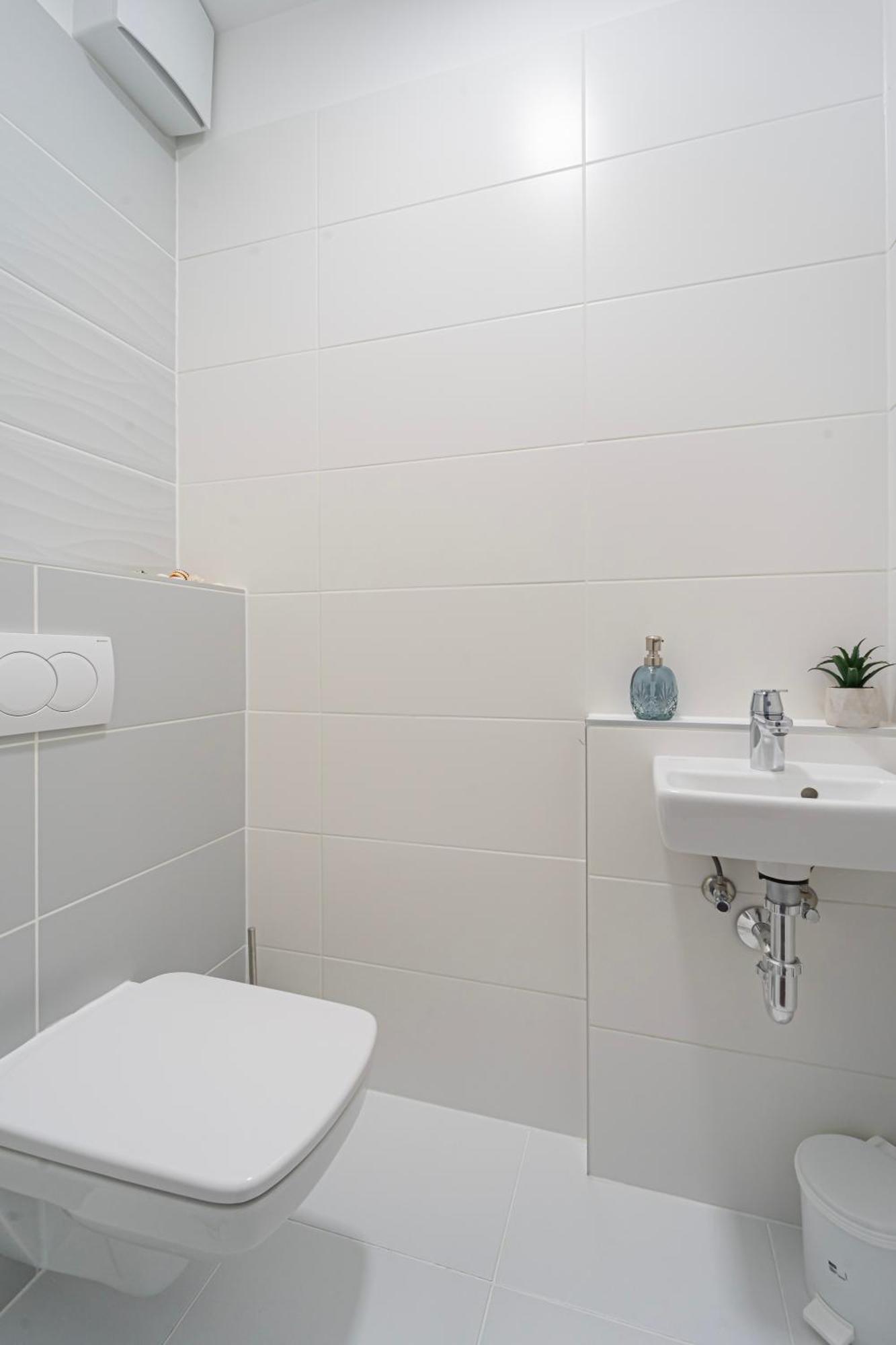 Westside Garden By Urbanrent Aparthotel *