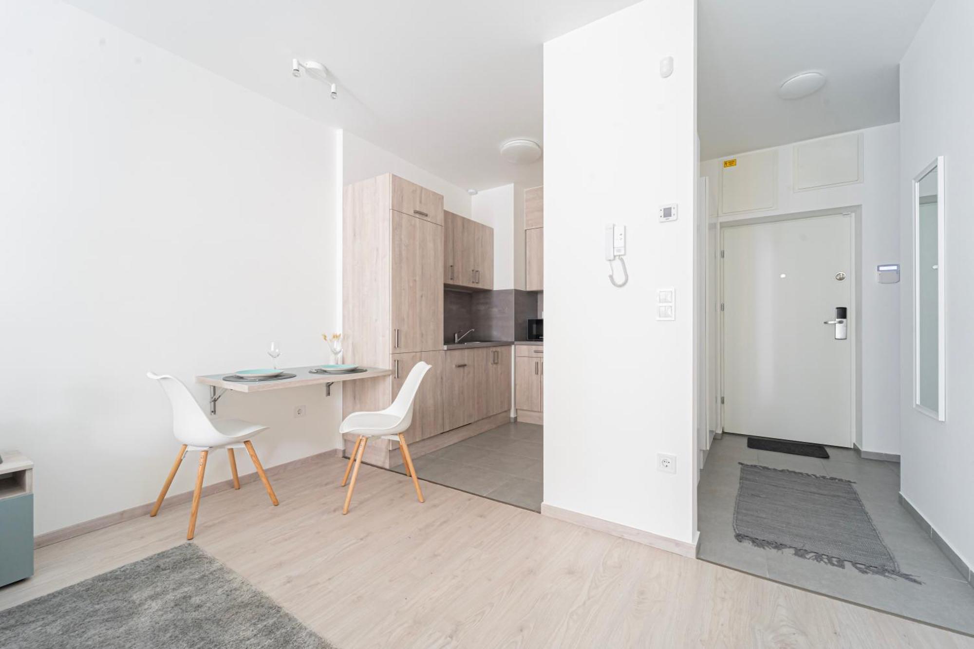 Westside Garden By Urbanrent Aparthotel *