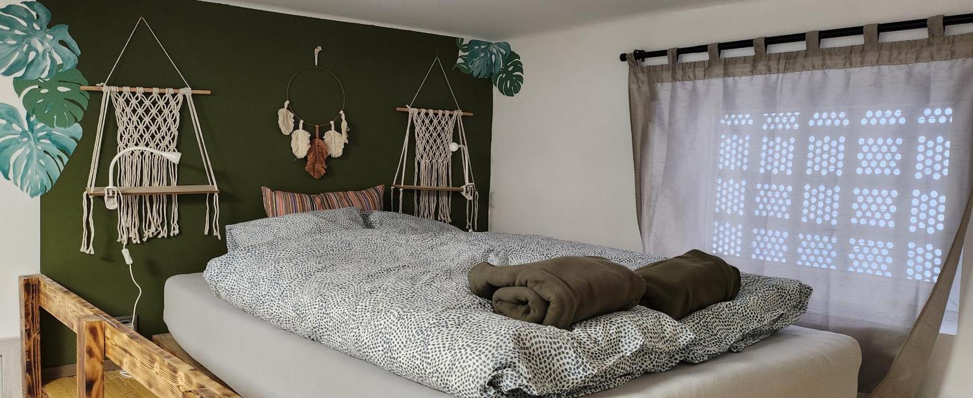 Cozy Close To M0 Way *