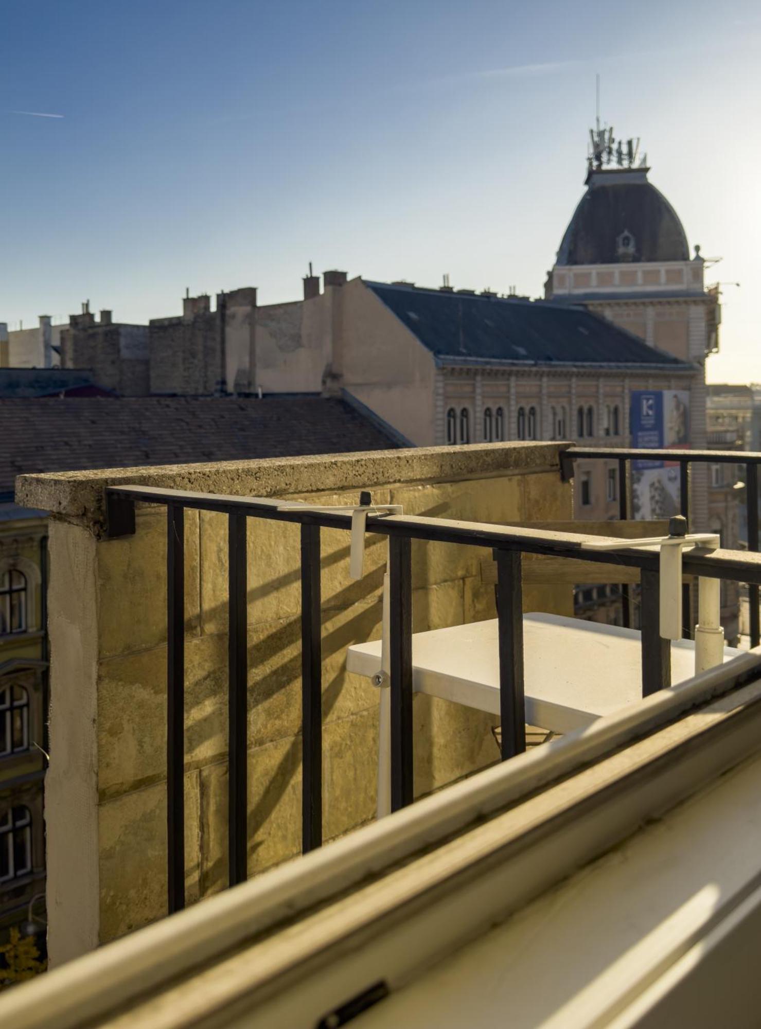 Blaha Haven Center Modern * Budapest