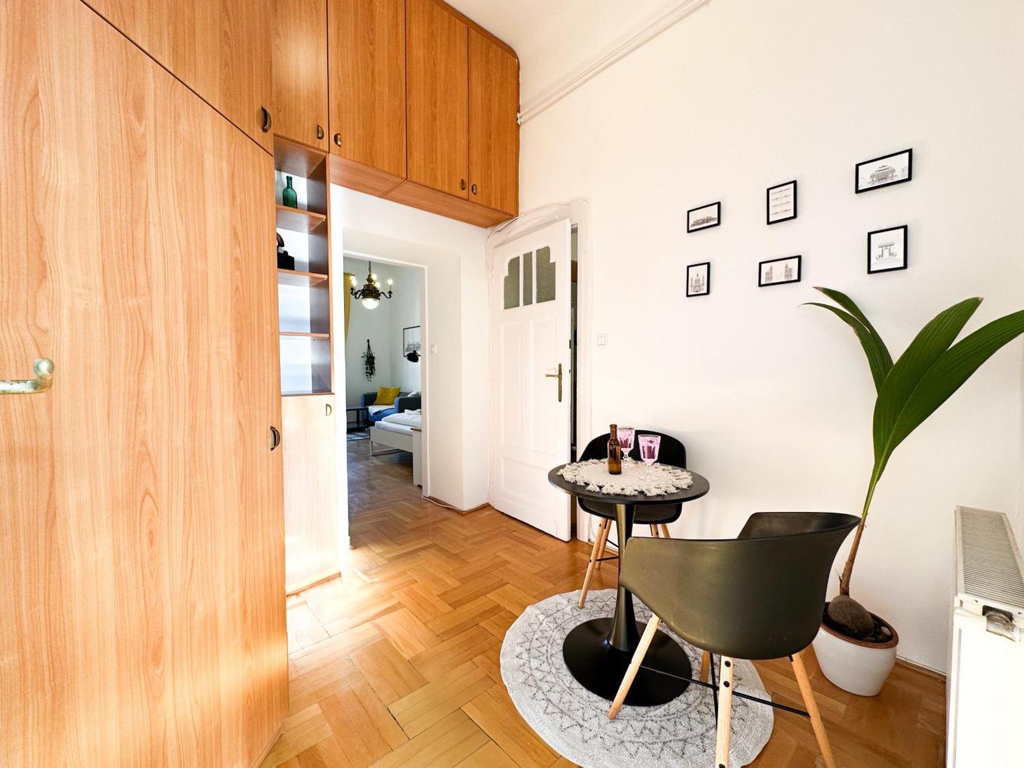 Kiraly Levente - Center Location Ac