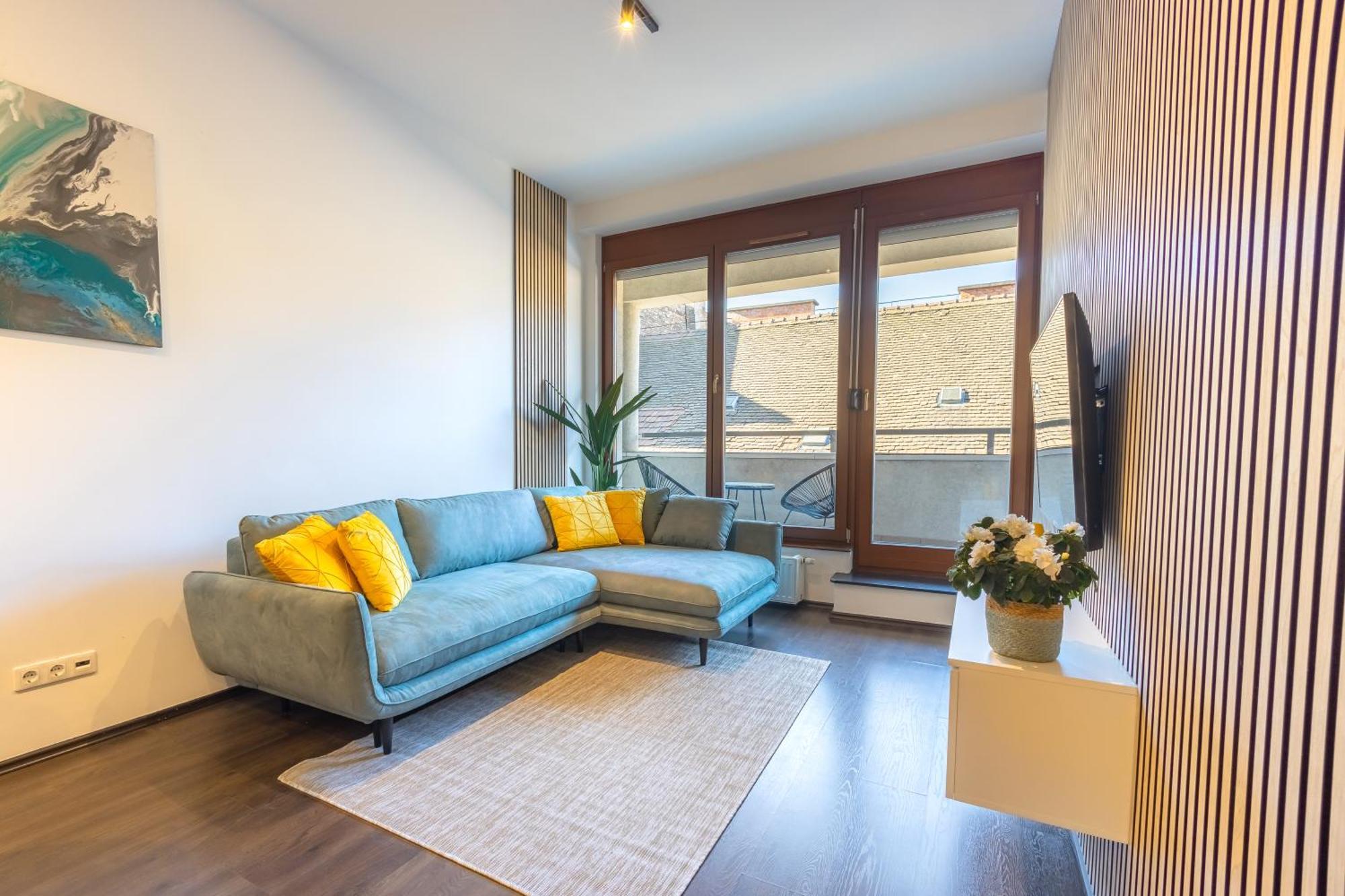 Apartment Free Parkin Sensational Location 3room *