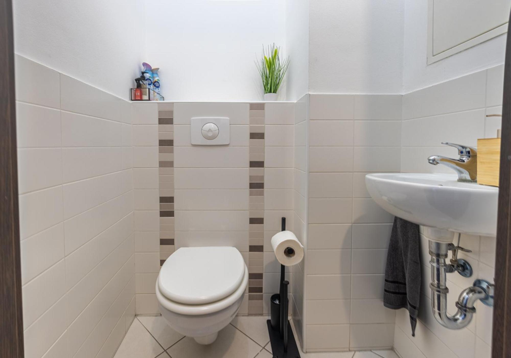 Apartment Free Parkin Sensational Location 3room *