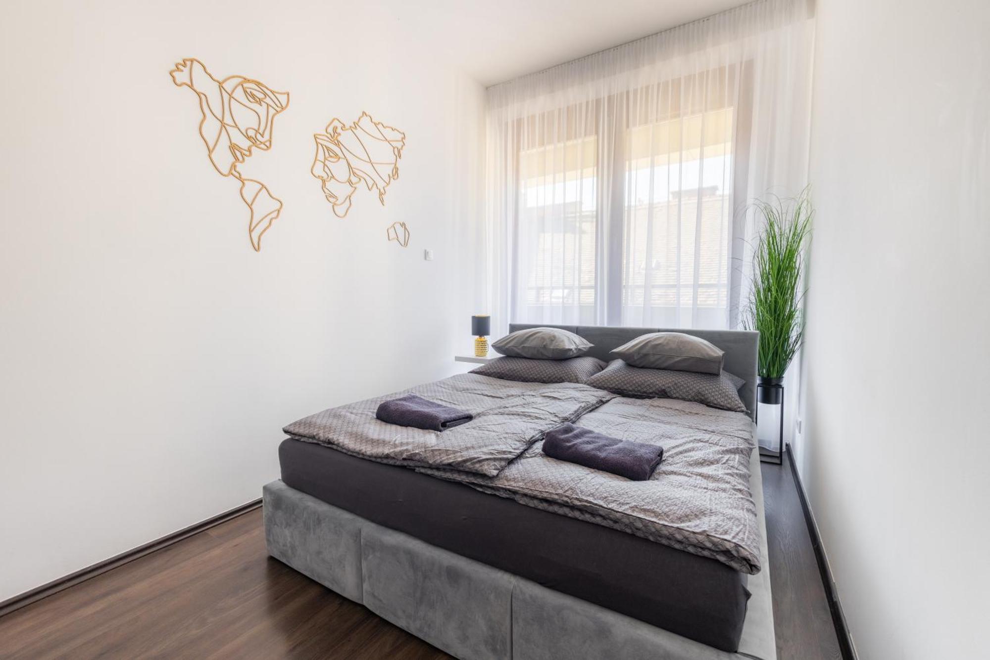 Apartment Free Parkin Sensational Location 3room *