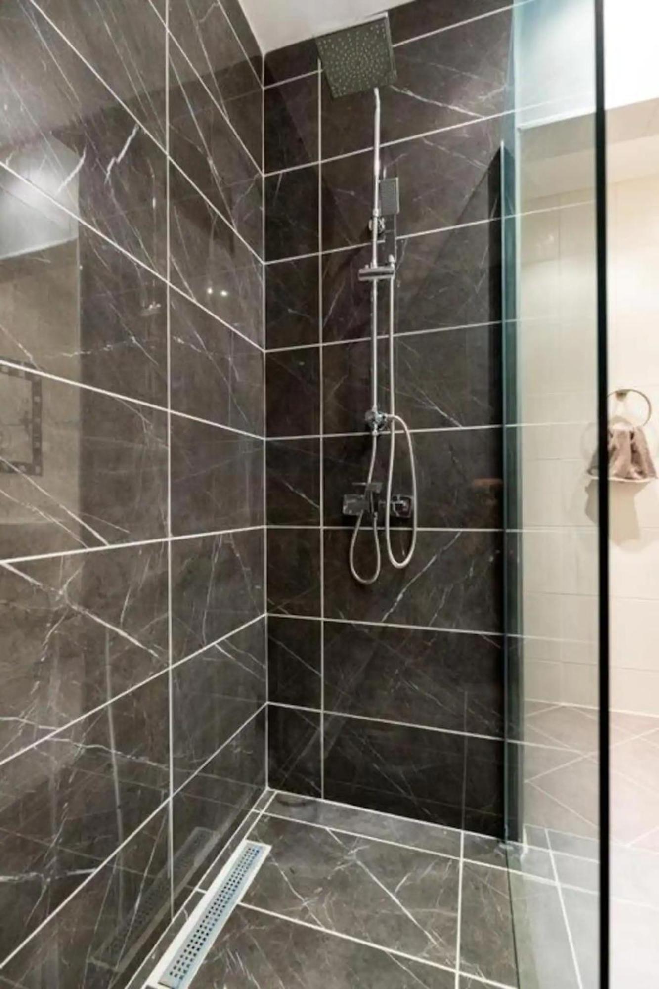 Wellness Private Space In Gozdu With Jacuzzi In Cbd Apartment