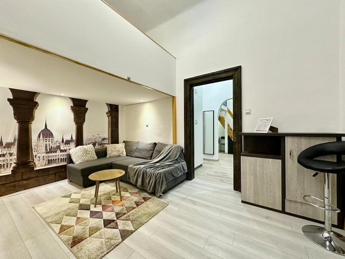 Ati's - Downtown 2 Bedroom