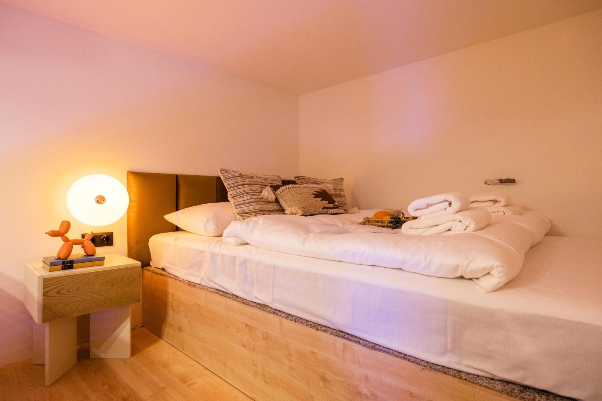 Spacious 5br Retreat For 16 By Dohany Synagogue & Fashion St *