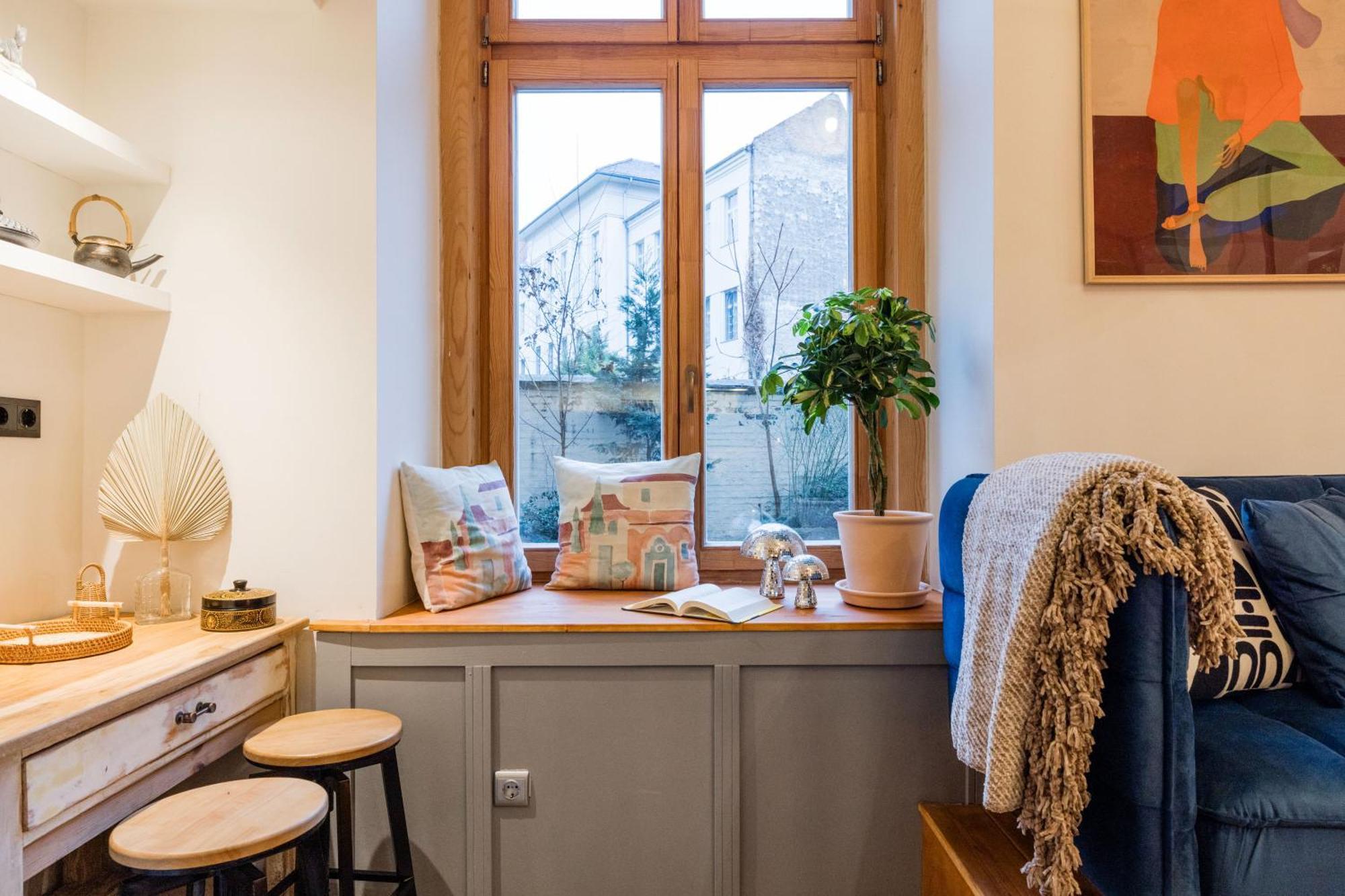 Spacious 5br Retreat For 16 By Dohany Synagogue & Fashion St Budapest