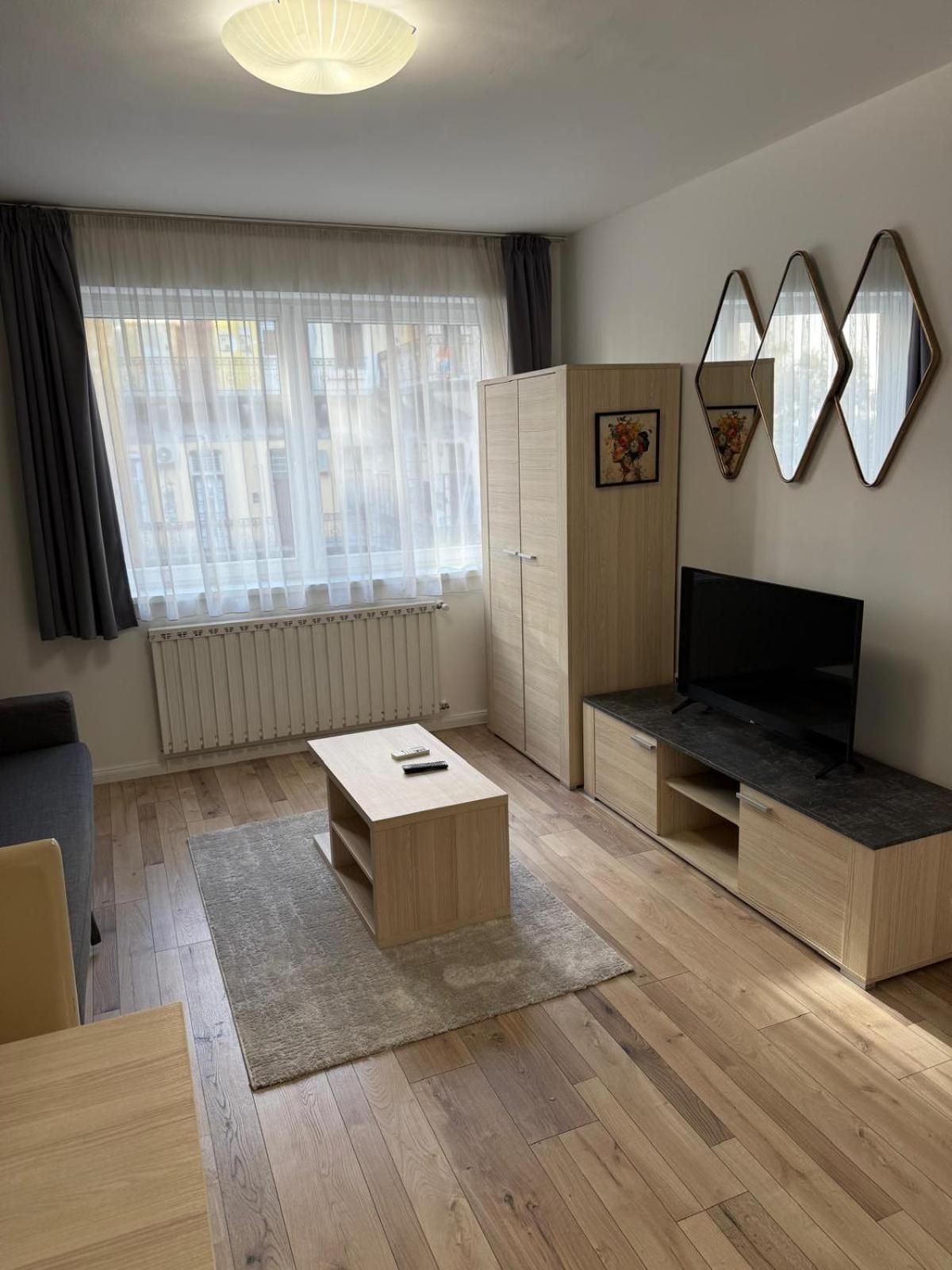 Apartment Retro Designed With Rooftop