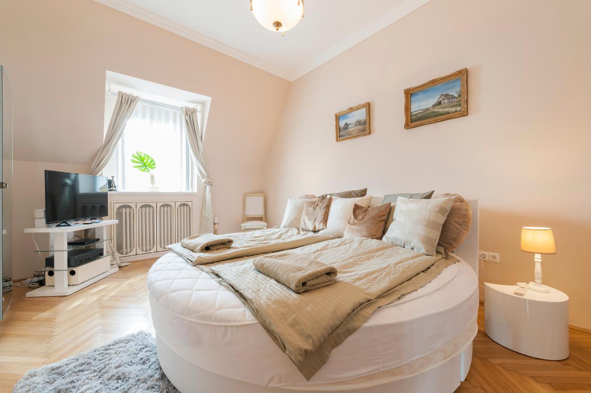 Appartement View To The Roofs Luxury With 2 Bedrooms