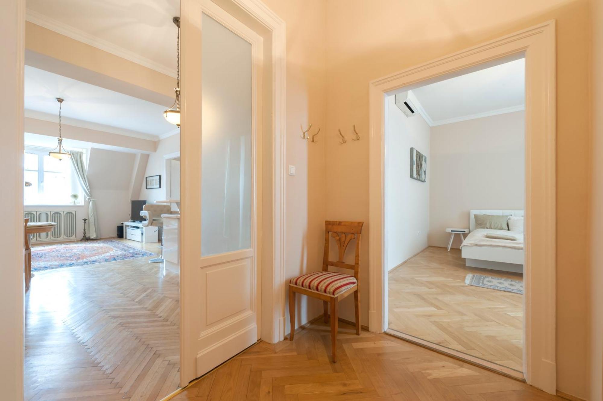 View To The Roofs Luxury With 2 Bedrooms Appartement *